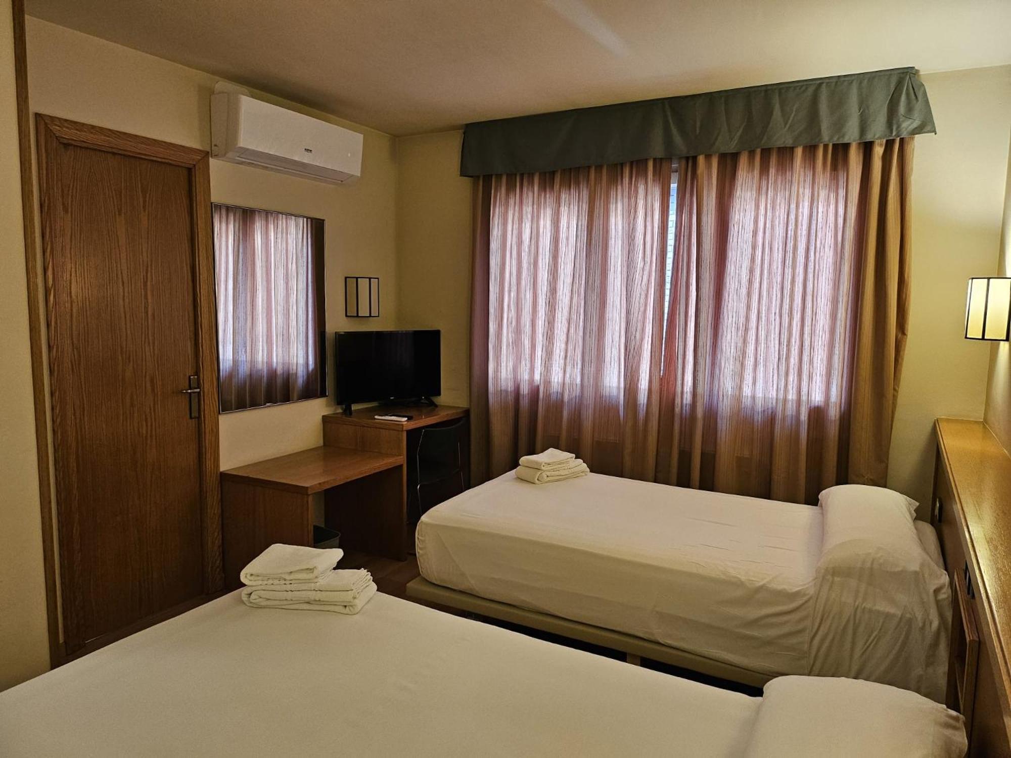 Hotel Estel Berga Luaran gambar